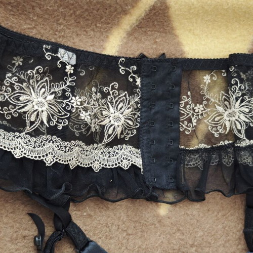 Black garter belt with embroidery and lace, like new
