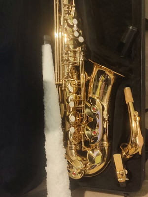 Alto saxophone Yamada like new