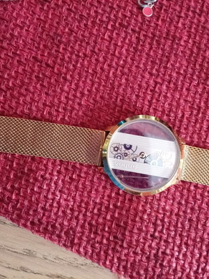Vogue women's watch like new, gold color