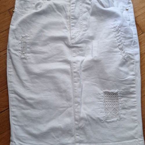 Lynne white denim skirt S used with back slit