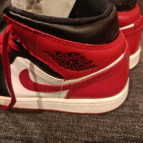 Air Jordan 1 Retro Mid used, size 40.5, black and red