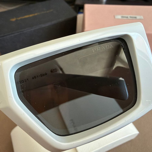 Prada SPR24Y sunglasses like new, white frame, unisex