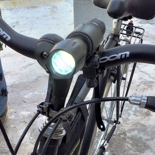 Very loud bicycle lights with aluminum led flashlight (set) T6 10W, 1000 lumens