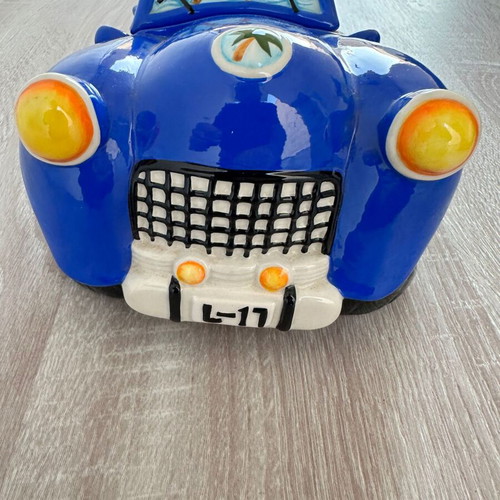 Porcelain car used in very good condition
