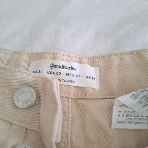 Stradivarius beige high-waisted denim shorts new, size XS