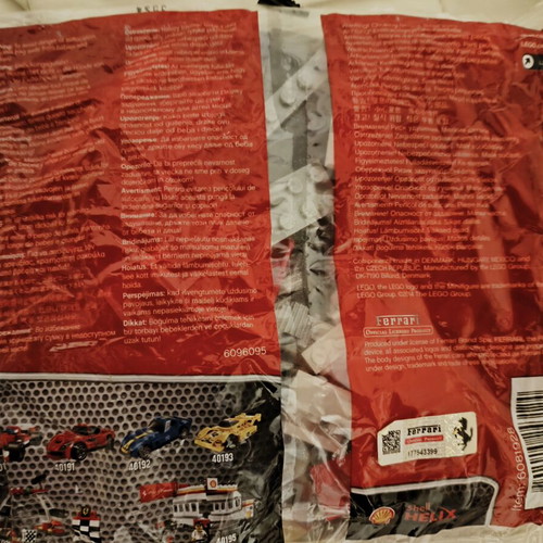LEGO Ferrari / Shell V-Power collectible polybags 40194 & 40195
