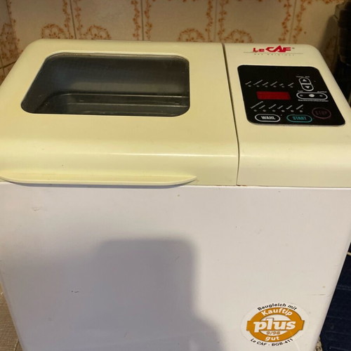 Bread maker used with recipe book