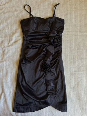 Elegant Black Ruched Bodycon Mini Dress with Rosette Floral Detail, like new