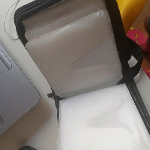 DVD/CD case with 40 slots in good condition from 2000s