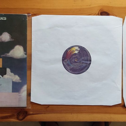 The Moody Blues This Is The Moody Blues double vinyl used, rock