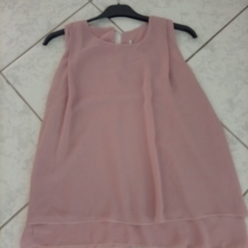 H&M t-shirt like new, pink apple color, size S