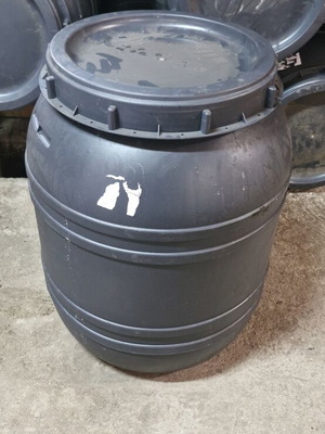 Barrels 160 liters used