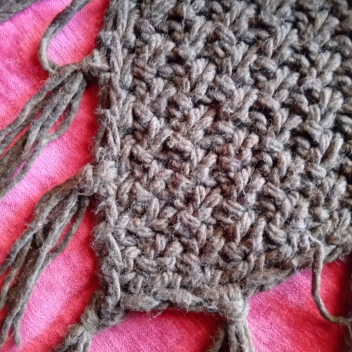 Woolen very thick scarf used, brown