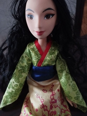 Mattel Disney Princess Mulan doll like new for 3+ years