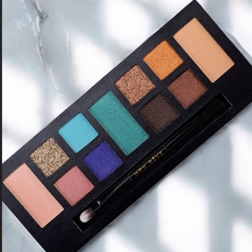 Mon Reve eyeshadow palette new, unused