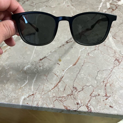 Hugo Boss sunglasses like new, black