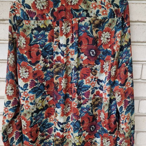 Mango shirt used floral design size S oversized model