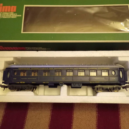 Lima trains used in boxes with 0690 express engine and vintage transformer