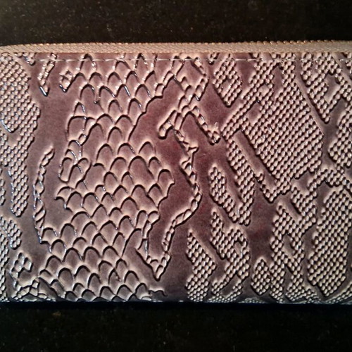 Wallet new gray patent snake imitation with 5 compartments and 8 card slots