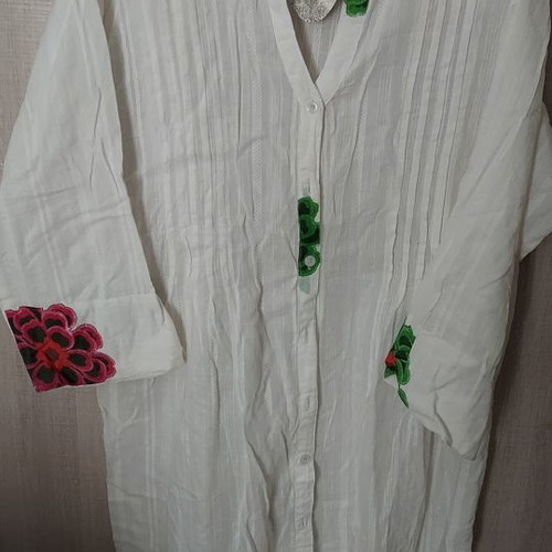 Indian shirt new, free size, white with pattern