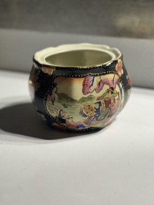Satsuma vase like new
