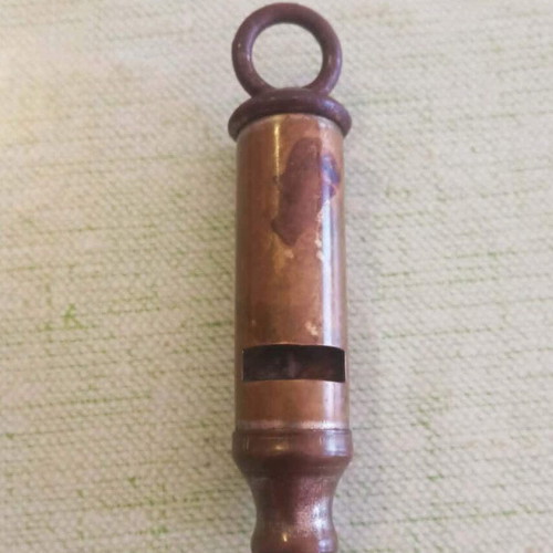 Metropolitan type brass whistle vintage like new, police style