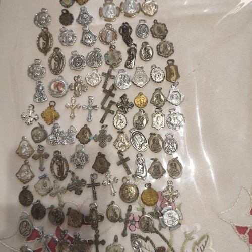 Vintage martyrika collection used, pack of about 90 pieces