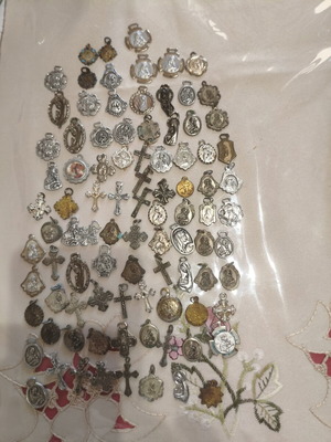 Vintage martyrika collection used, pack of about 90 pieces