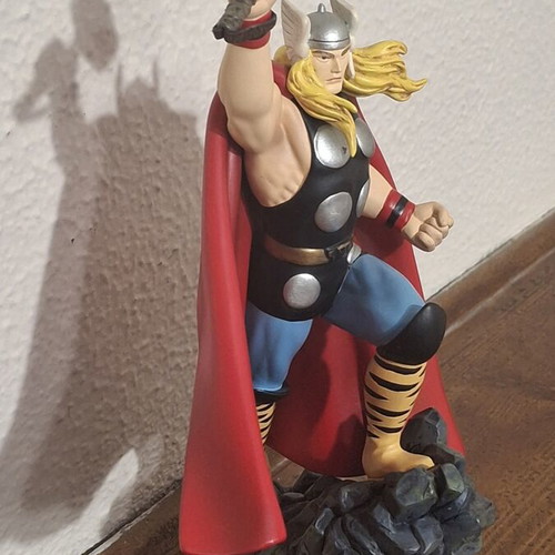 Thor Marvel Bowen Designs Limited Edition Statue 2001 like new