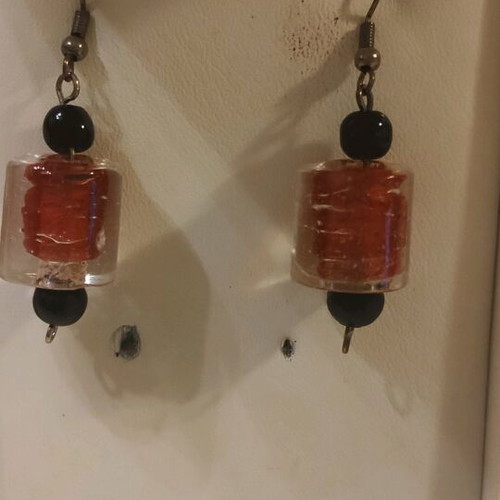 Dangling earrings with burgundy and black beads like new