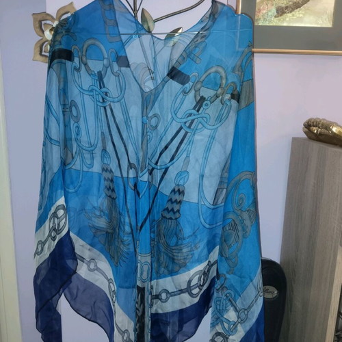 Dress set of three mini dresses size small like new with silk kaftan gift