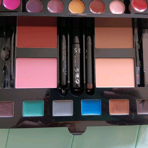 Make Up Studio Sephora Palette collectible with mirror and stands