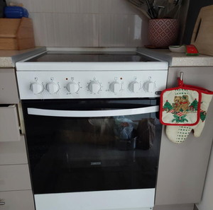 Zanussi Κουζίνα με Κεραμικές Εστίες Λευκή