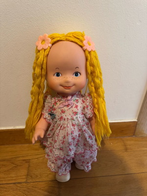 Pou-Pou El Greco doll used with clothes and shoes