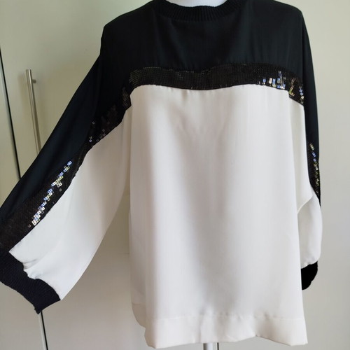 Figaro blouse black and white with wide sleeve and black sequins like new