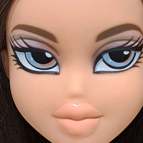 Bratz Salon'n'spa Dana doll #2 nude like new with flaws
