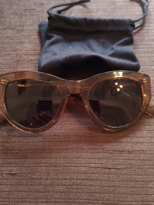 We Are Eyes sunglasses used, tortoiseshell frame, cat-eye design