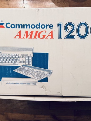 Commodore Amiga 1200 computer used, working condition