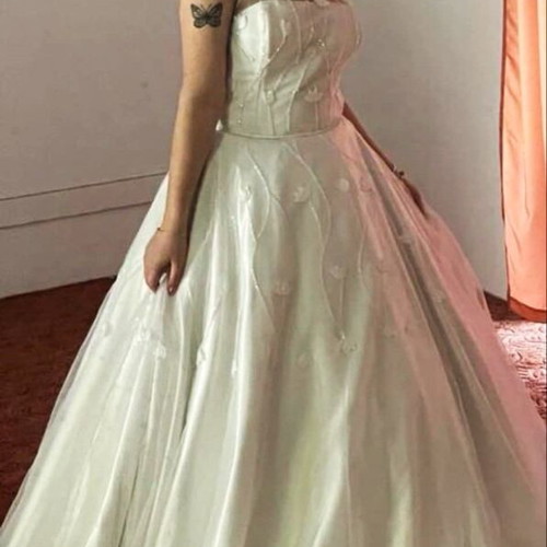 Wedding dress large one-piece like new, white
