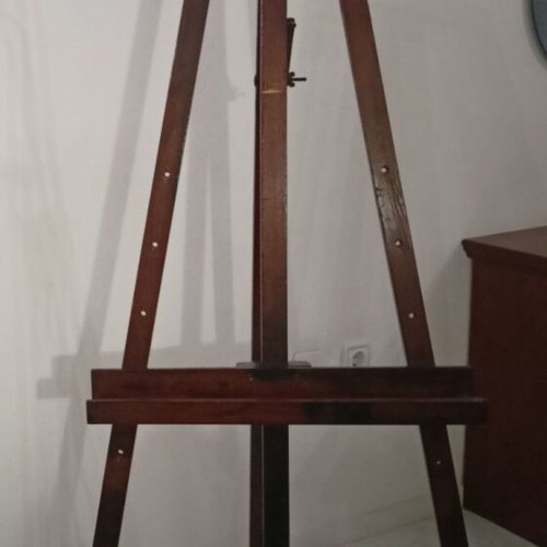 Wooden Studio Easel like new, solid wood, adjustable height