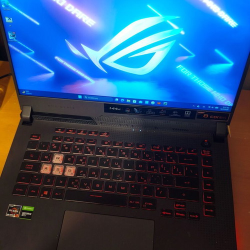 Asus ROG Strix 15 Ryzen 7 laptop like new