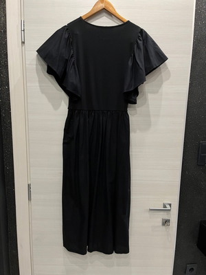 Γυναικείο φόρεμα Zara καινούργιο, μαύρο με πλούσιο βολάν στα μανίκια