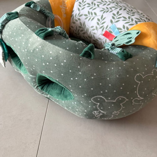 Sophie pillow like new