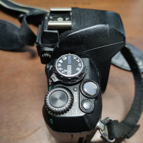 Olympus E-410 camera used for parts