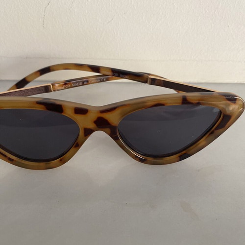Sunglasses with tortoiseshell frame like new
