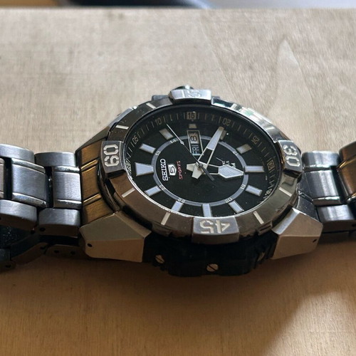 Seiko 5 Sports SRP797K1 men's watch like new, automatic, 24 jewels