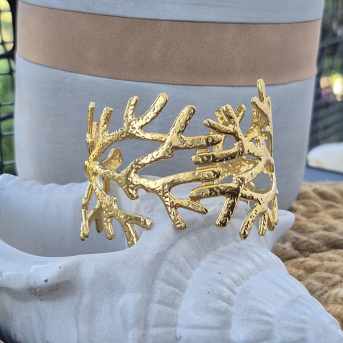 Summer gold bracelet new with coral-inspired design