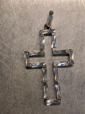 Silver cross 13g with zircon used
