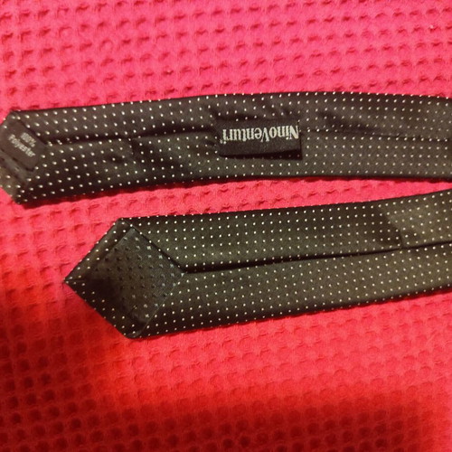 Tie unisex with 2 small diamonds like new, black and gray