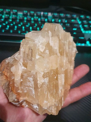 Καλσίτης (ασβεστίτης) honey calcite 1 κιλό καινούργιο